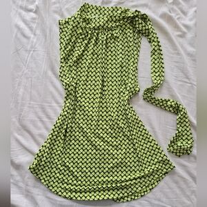 Liz Claiborne Neon Lime and Black Sleeveless Knot-Front Dress